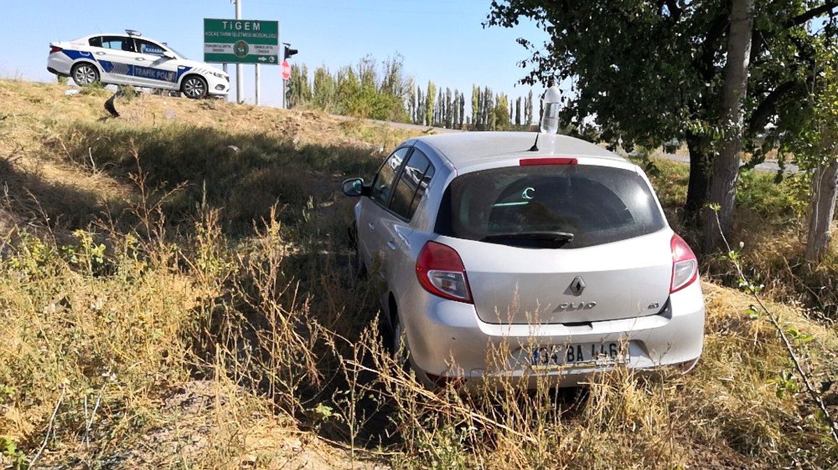 Aksaray\'da otomobil şarampole düştü: 1 yaralı