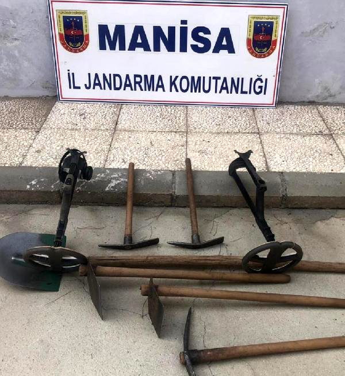 Antik kentte kaçak kazıya suçüstü: 4 gözaltı
