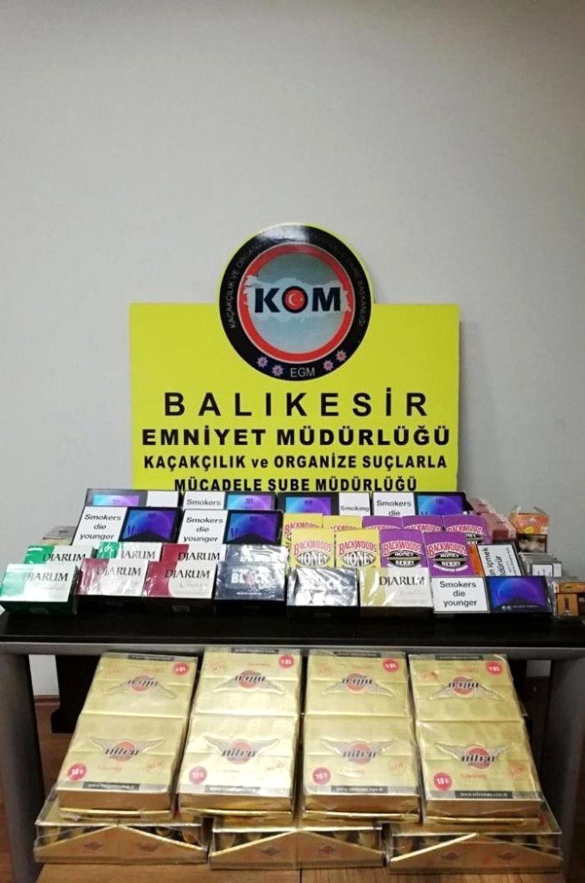 Balıkesir polisinden kaçak sigara operasyonu