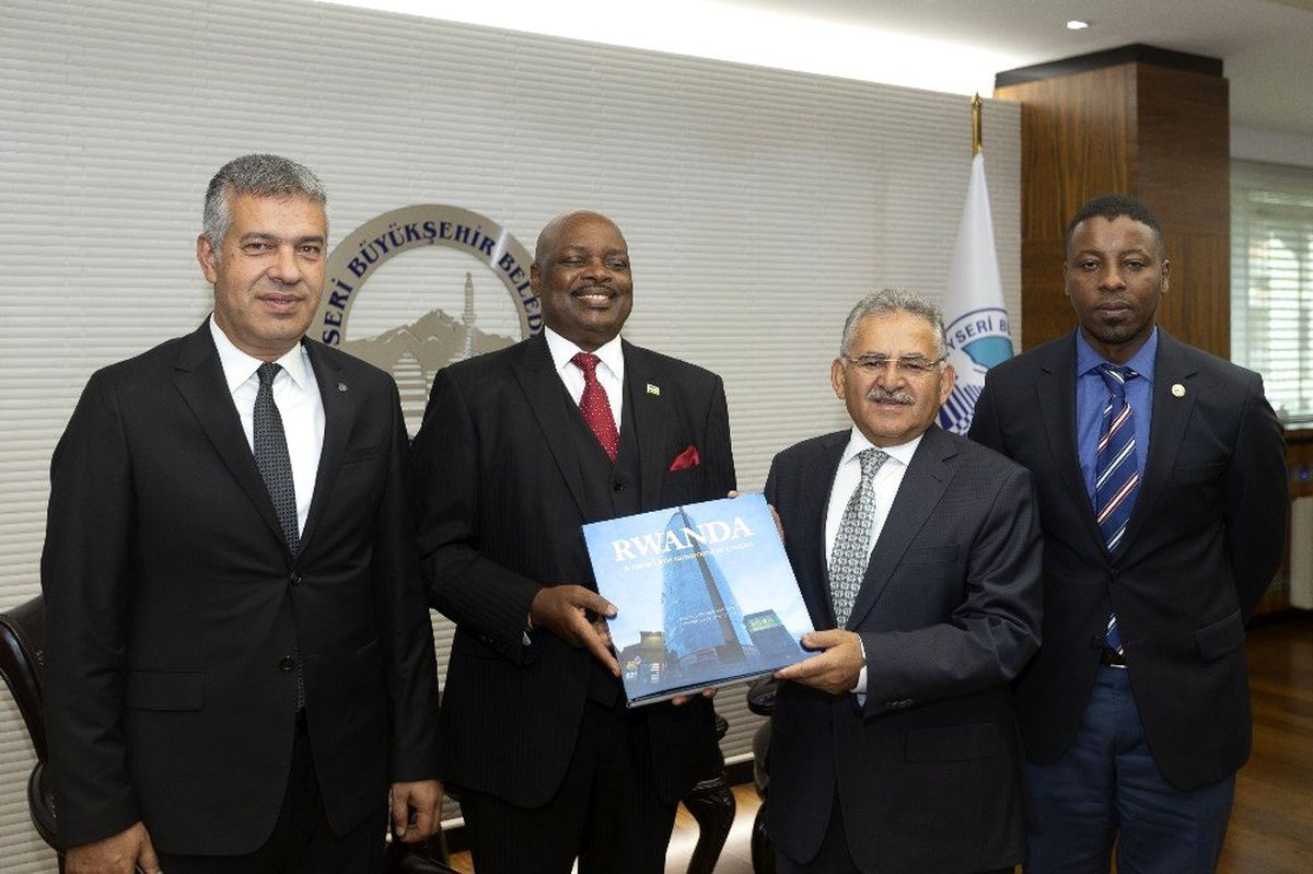 Başkan Büyükkılıç, Ruanda Büyükelçisini ağırladı