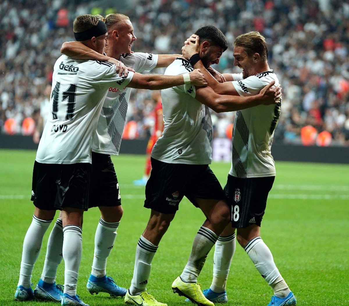Beşiktaş, Avrupa\'daki 217. maçına çıkıyor