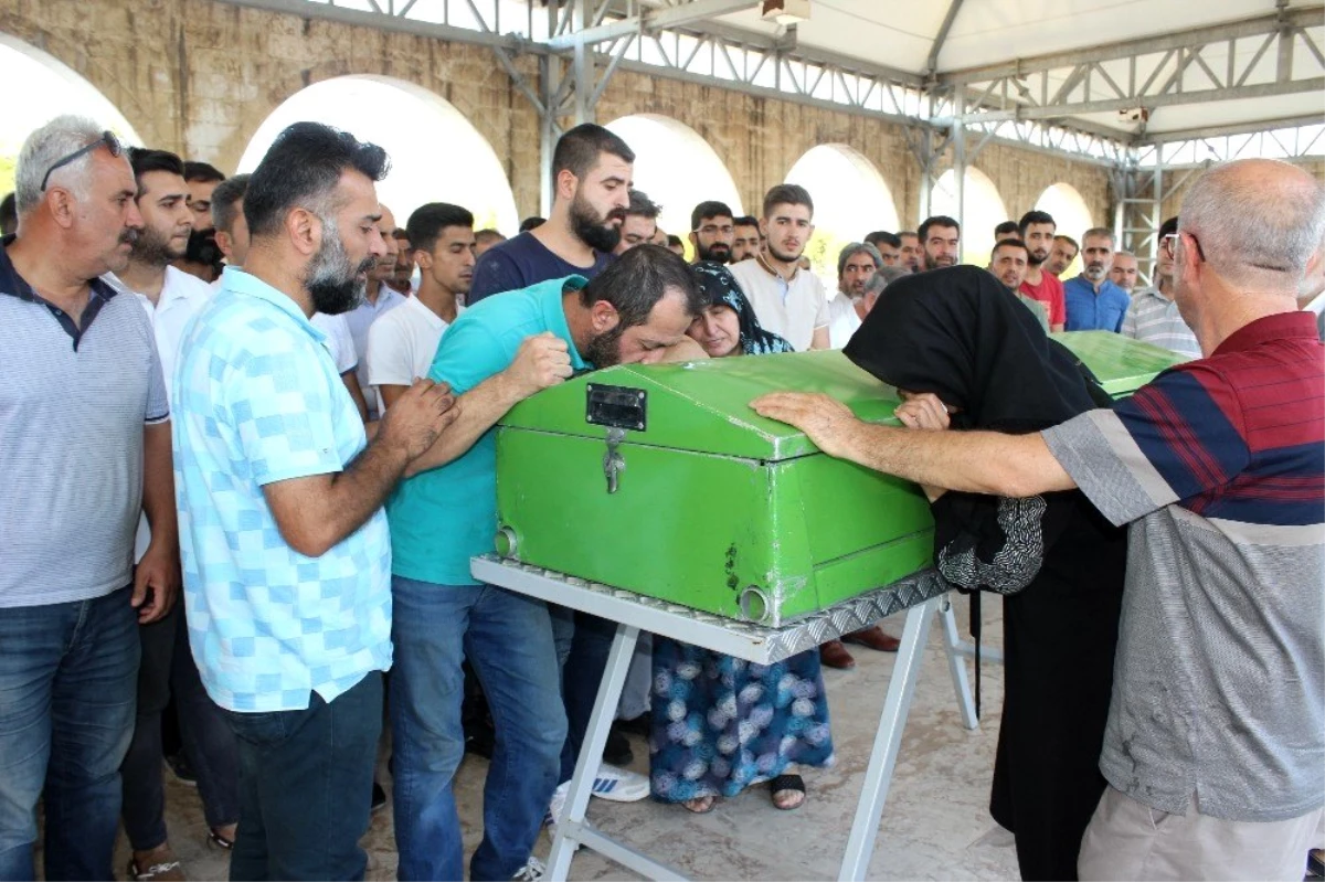 Bu acıya yürek dayanmaz: 1 ayda 2 evladını toprağa verdi