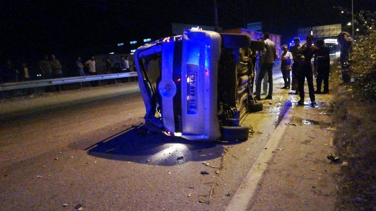 Bursa\'da takla atan araç metrelerce sürüklendi: 1 yaralı