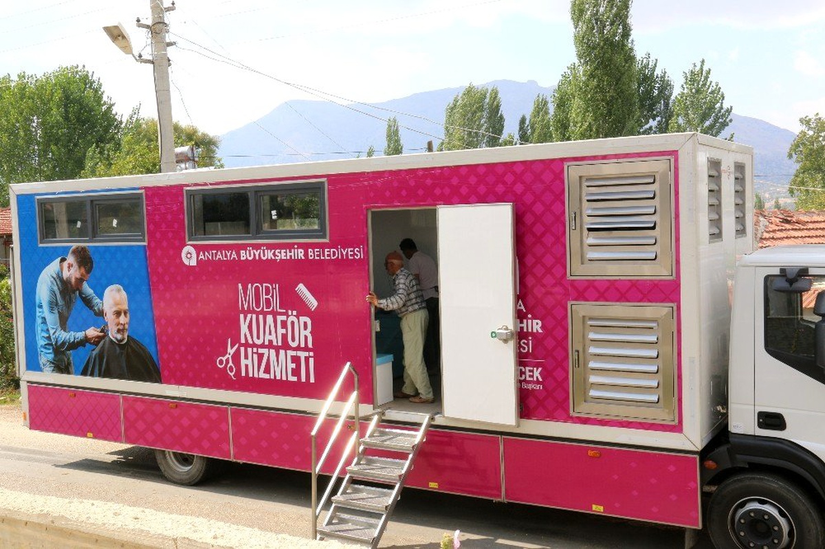 Büyükşehirin mobil kuaförü Kaş\'ta