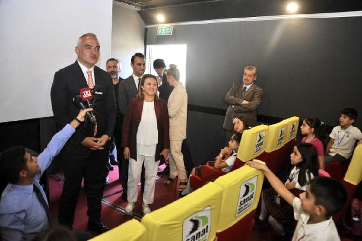 Çocukları sinema ile buluşturacak \'gezen sinema tır\', ankara\'dan yola çıktı
