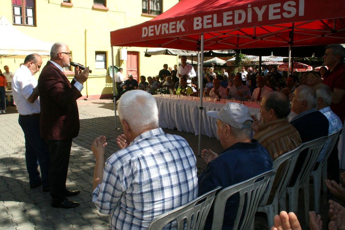 Devrek\'te mahalle muhtarlığı tarafından aşure programı düzenlendi