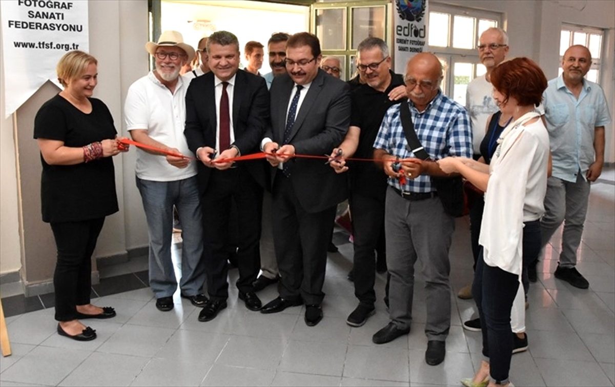 Edremitli fotoğraf sanatçılarından karma sergi