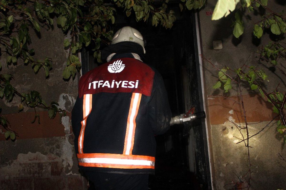 Elazığ\'da ev yanıgını