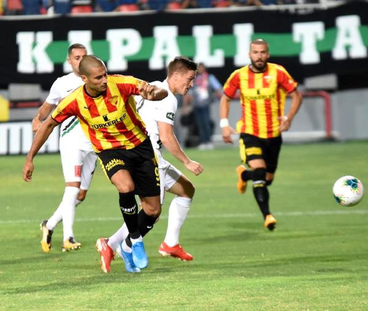 Göztepe\'de yeniler kızağa çekildi