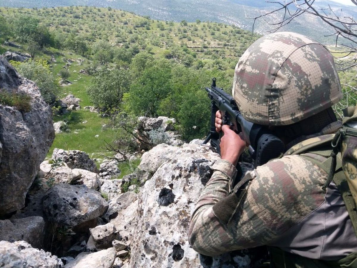 Hakkari\'de 2 terörist etkisiz hale getirildi