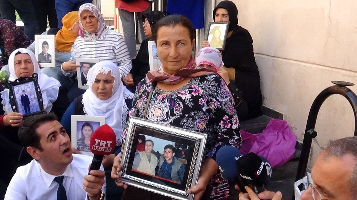 HDP önünde eylem yapan aile sayısı 16\'ncı günde 40\'a yükseldi