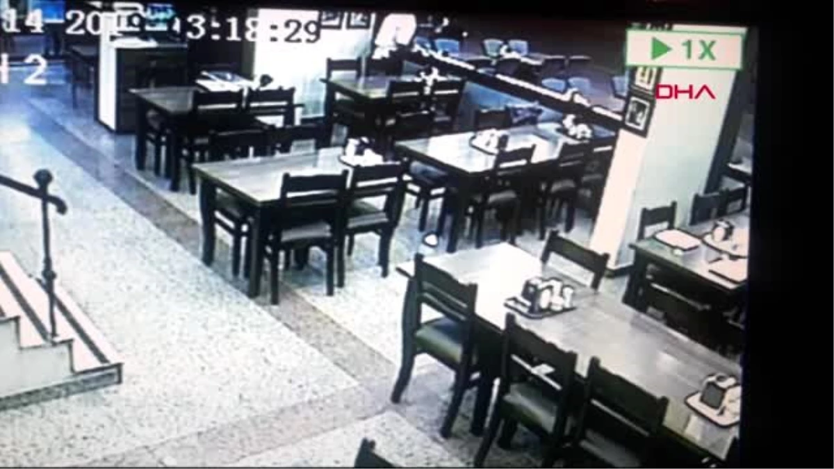 İzmir çoruh\'a saldıran grubun, restoranı birbirine kattığı görüntüler ortaya çıktı