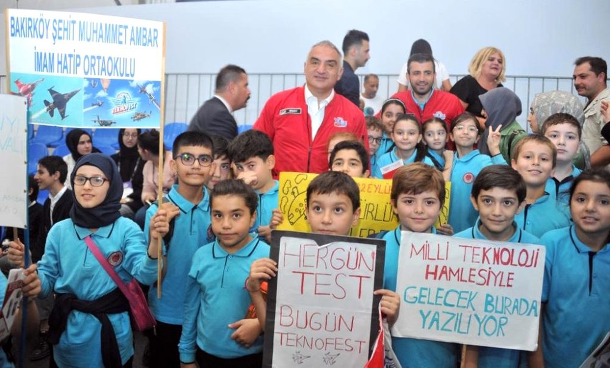 "Küçük yaştan çocuklarımıza teknolojiyi sevdirmemiz gerekiyor"