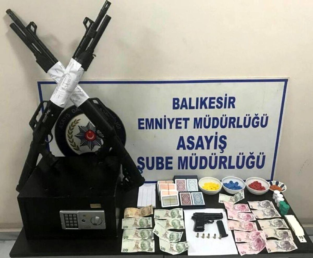 Kumarbazların derneğine polis operasyonu