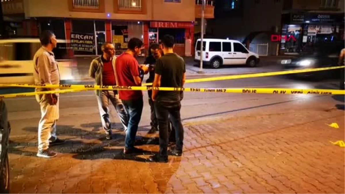 Malatya kafede oturanlara otomobilden ateş açıldı: 3 yaralı