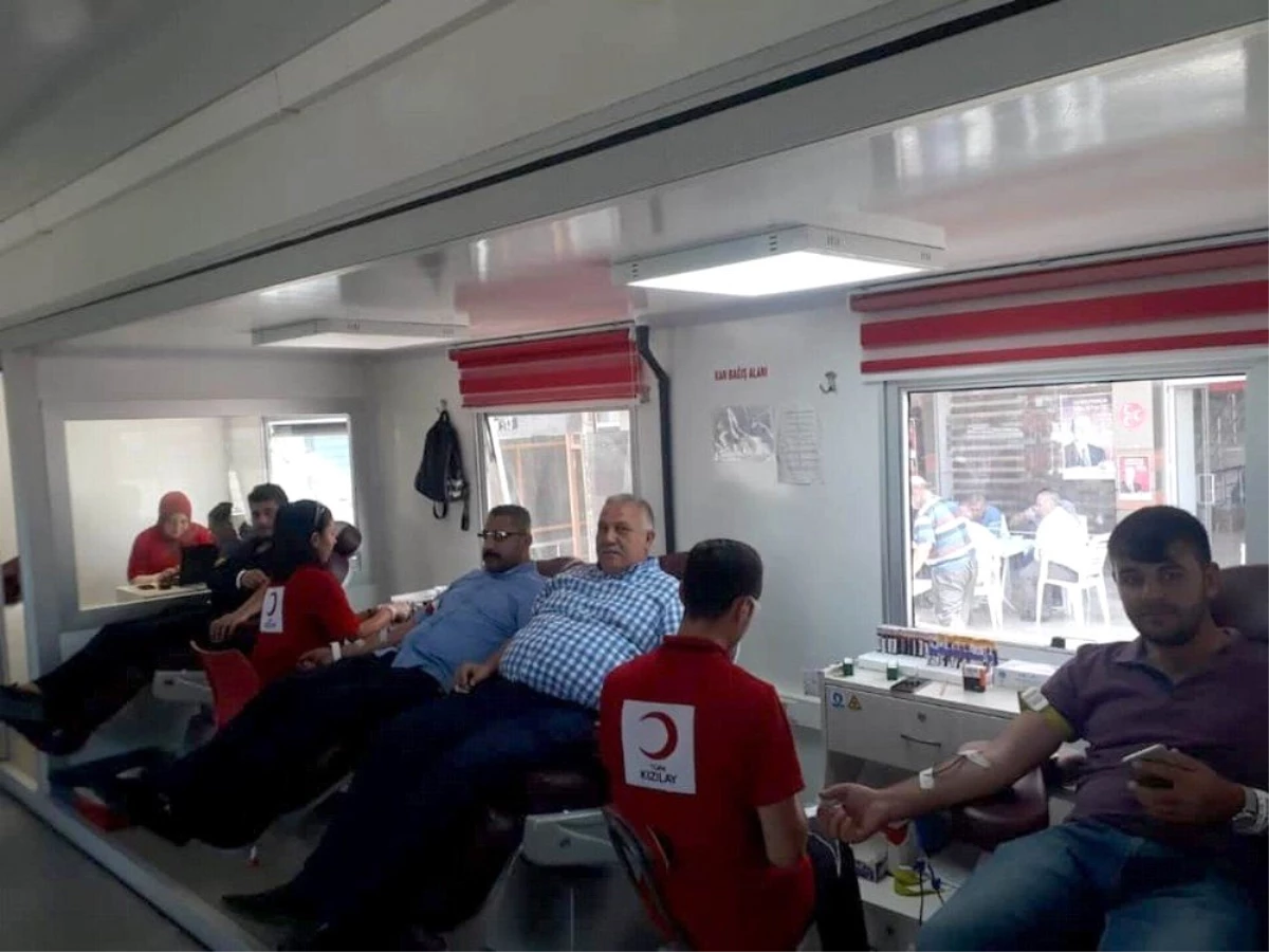 MHP\'lilerden kan bağışı