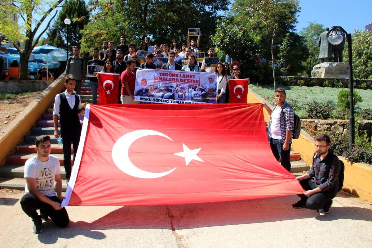 Muğla\'da Üniversitelilerden Diyarbakır annelerine destek