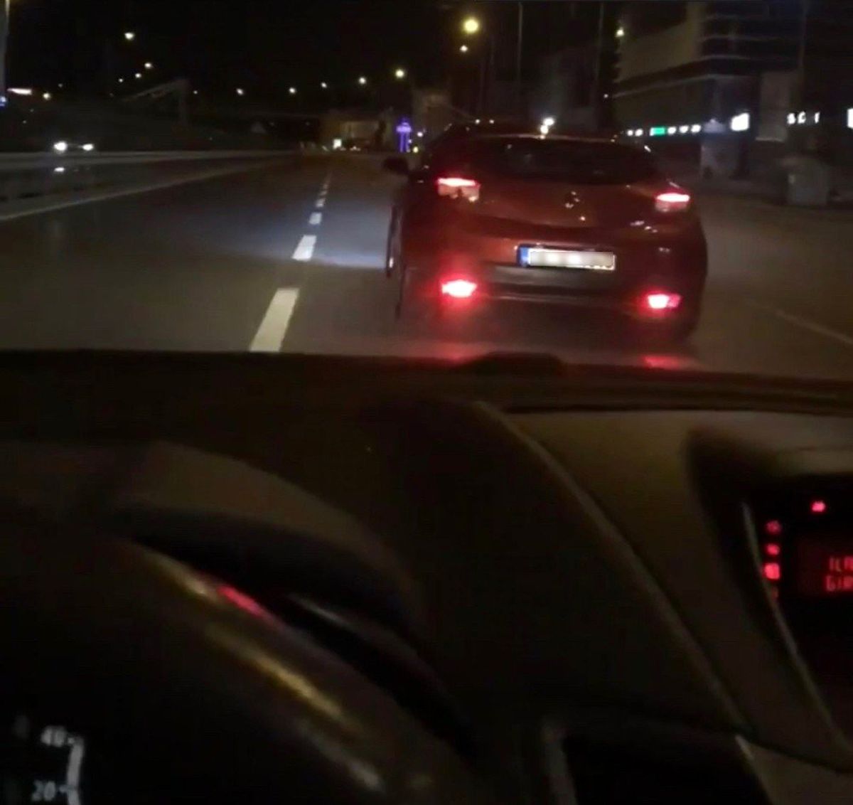(Özel) İstanbul\'da dehşete düşüren "makas" terörü kamerada