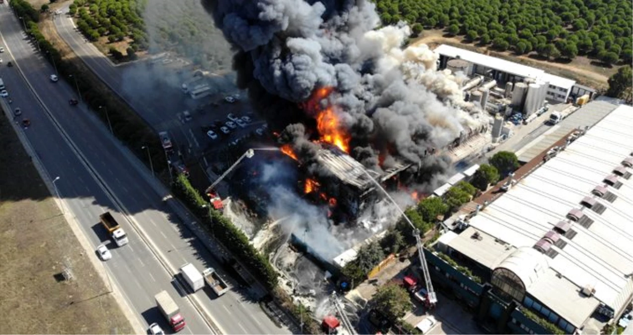 Tuzla\'daki fabrika yangını kontrol altına alındı