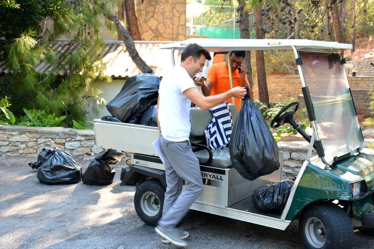 Torba torba çöp topladılar