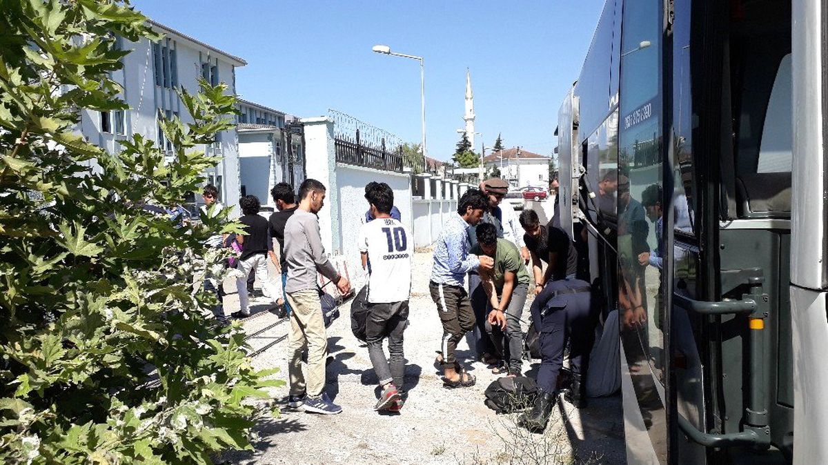 Trafik denetiminde yakalandılar