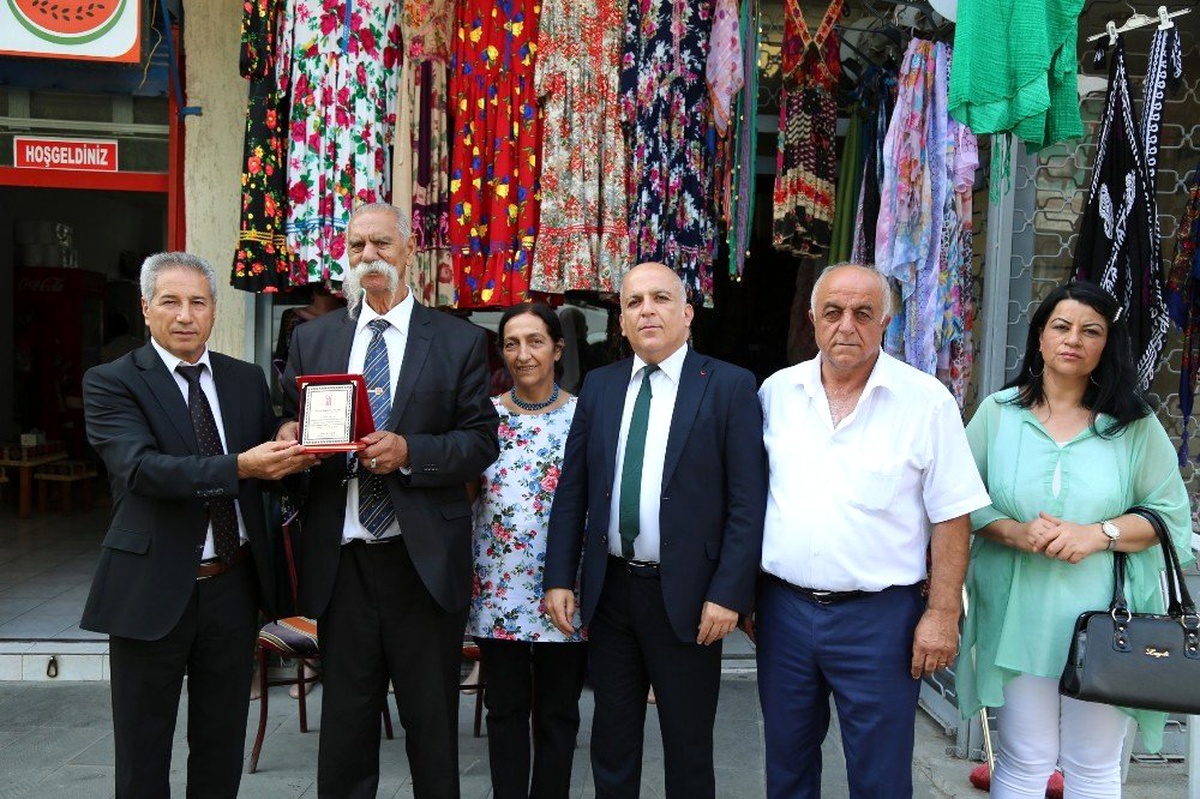 Tunceli\'de yılın ahisi, kalfası ve çırağına plaket