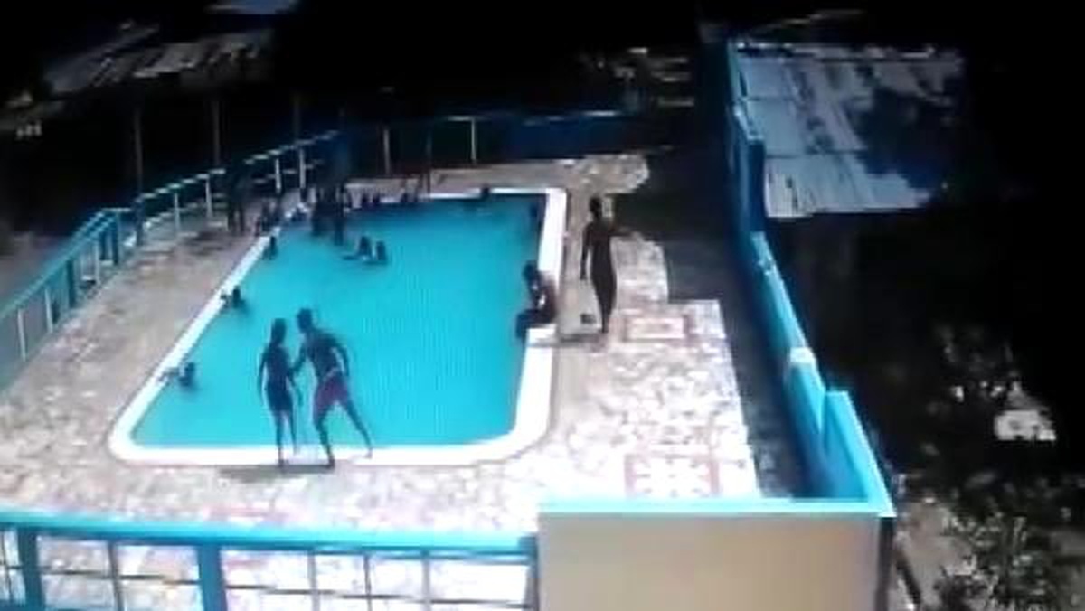 15 yaşındaki genç kızı, dakikalarca su altında tutarak boğdu