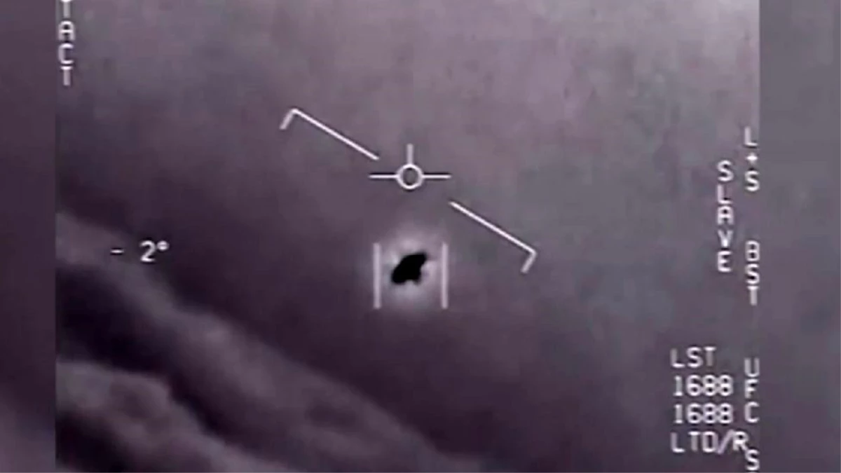 ABD donanması, ilk kez UFO videolarının varlığını kabul etti