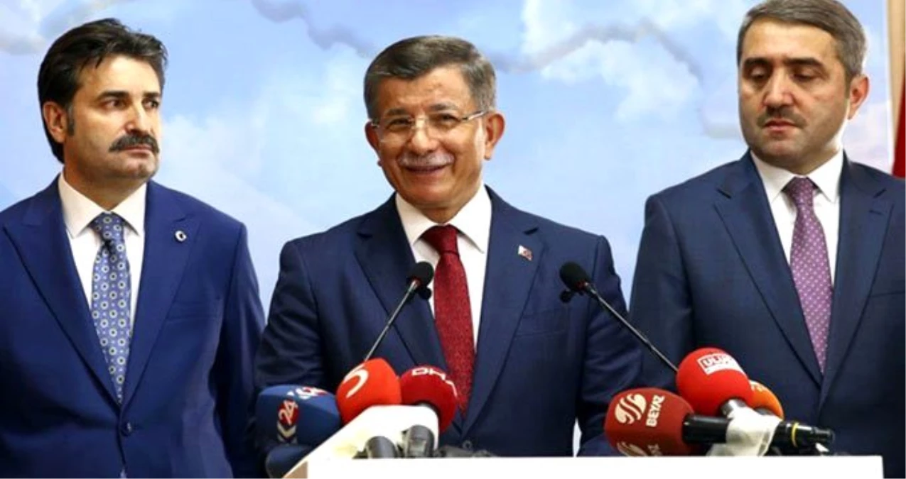 AK Parti\'de Davutoğlu\'na desteğini açıklayan partinin kurucularından eski vekil istifa etti