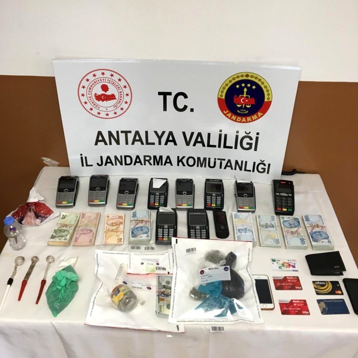 Alanya\'da kredi kartı dolandırıcılığı: 4 gözaltı