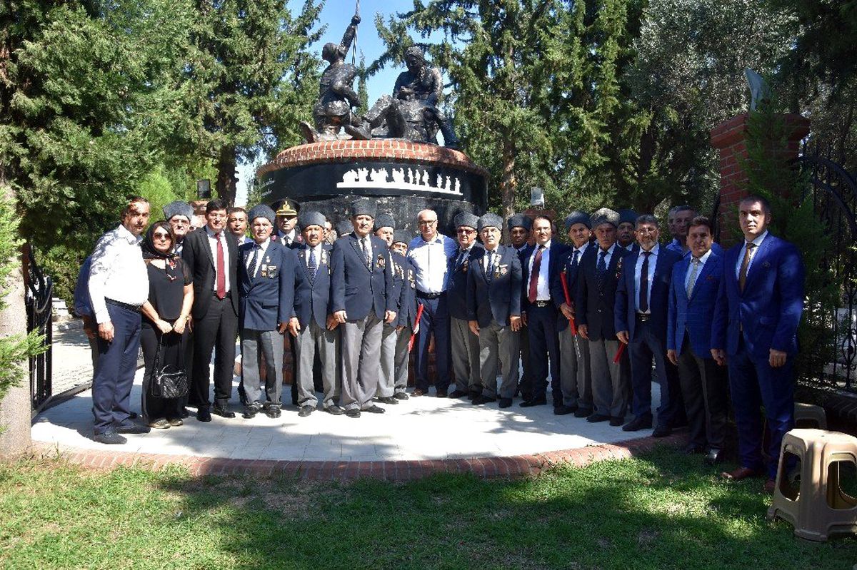 Başkan Özcan Gazileri unutmadı