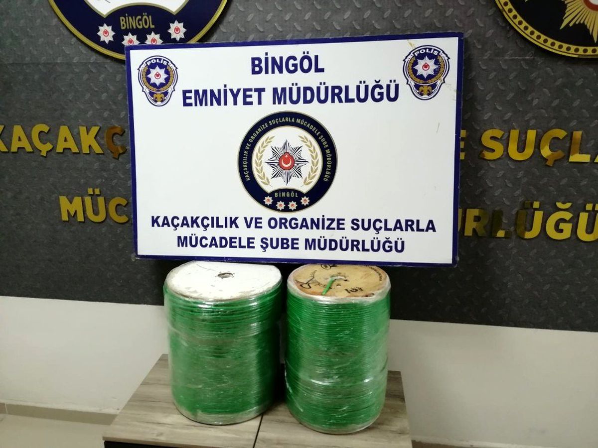 Bingöl\'de kablo makarası içinde kaçak sigara ele geçirildi