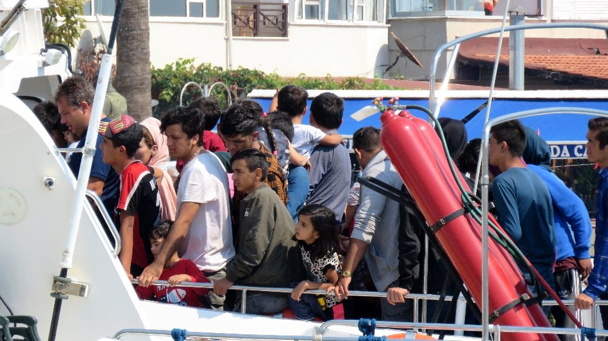 Çanakkale\'de 102 düzensiz göçmen yakalandı