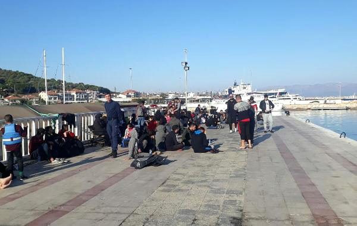 Çeşme açıklarında 169 kaçak göçmen yakalandı