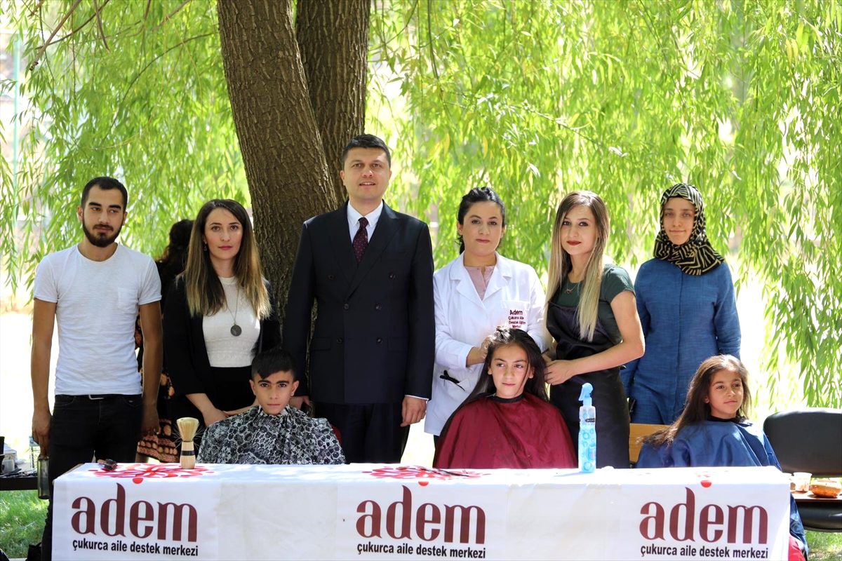 Çukurca\'da köy çocuklarına kuaförlük hizmeti