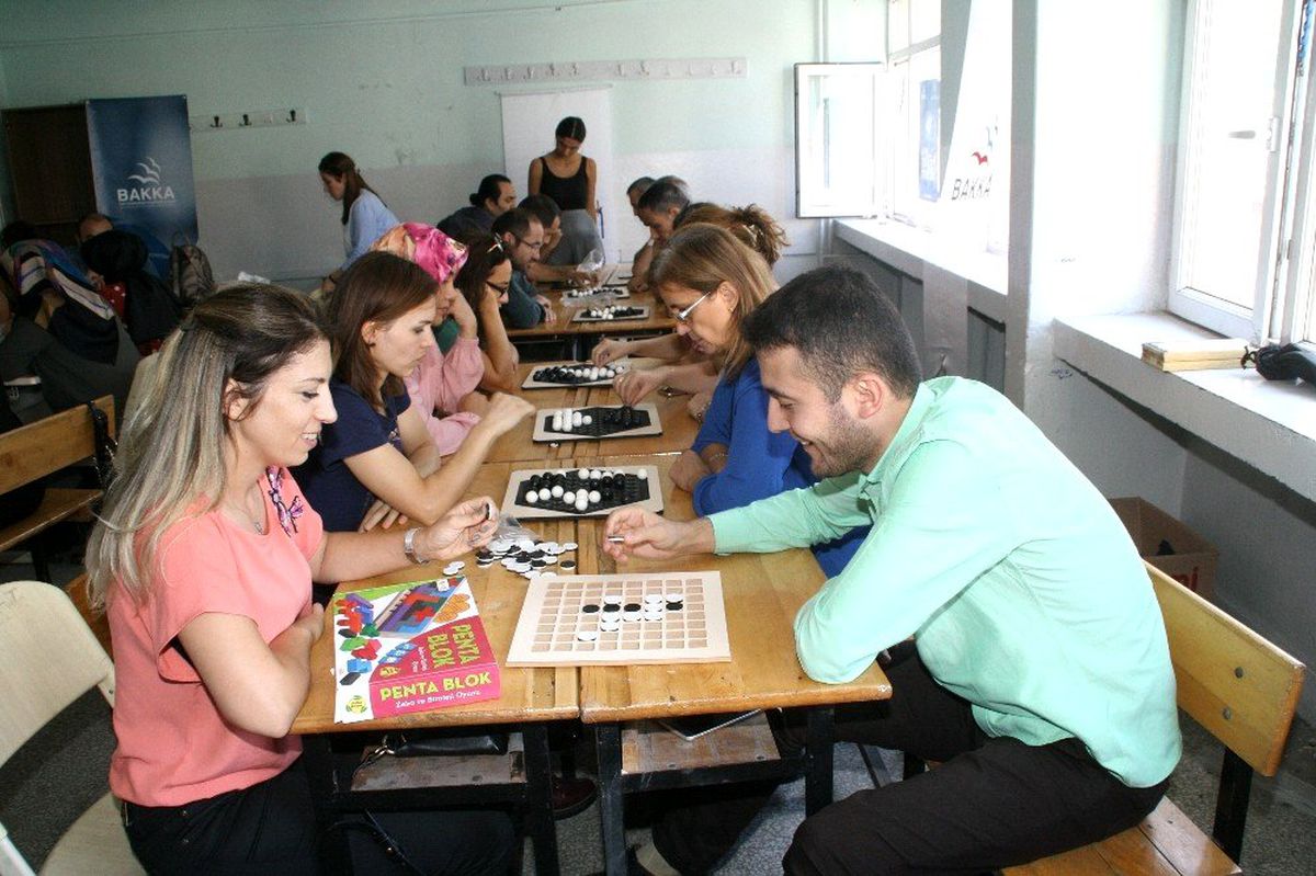 Devrek\'te düzenlenen zeka oyunları etkinliğine eğitimcilerden yoğun ilgi