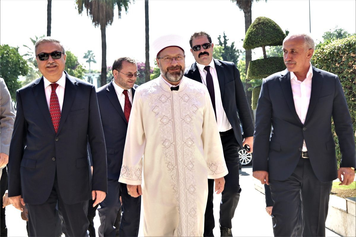Diyanet İşleri Başkanı Erbaş\'tan Mersin Valisine ziyaret