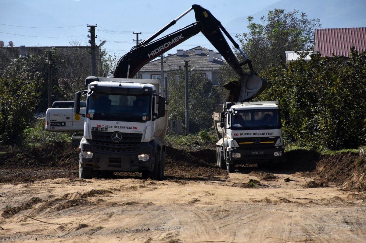 Düzce\'de yol açma çalışmaları devam ediyor
