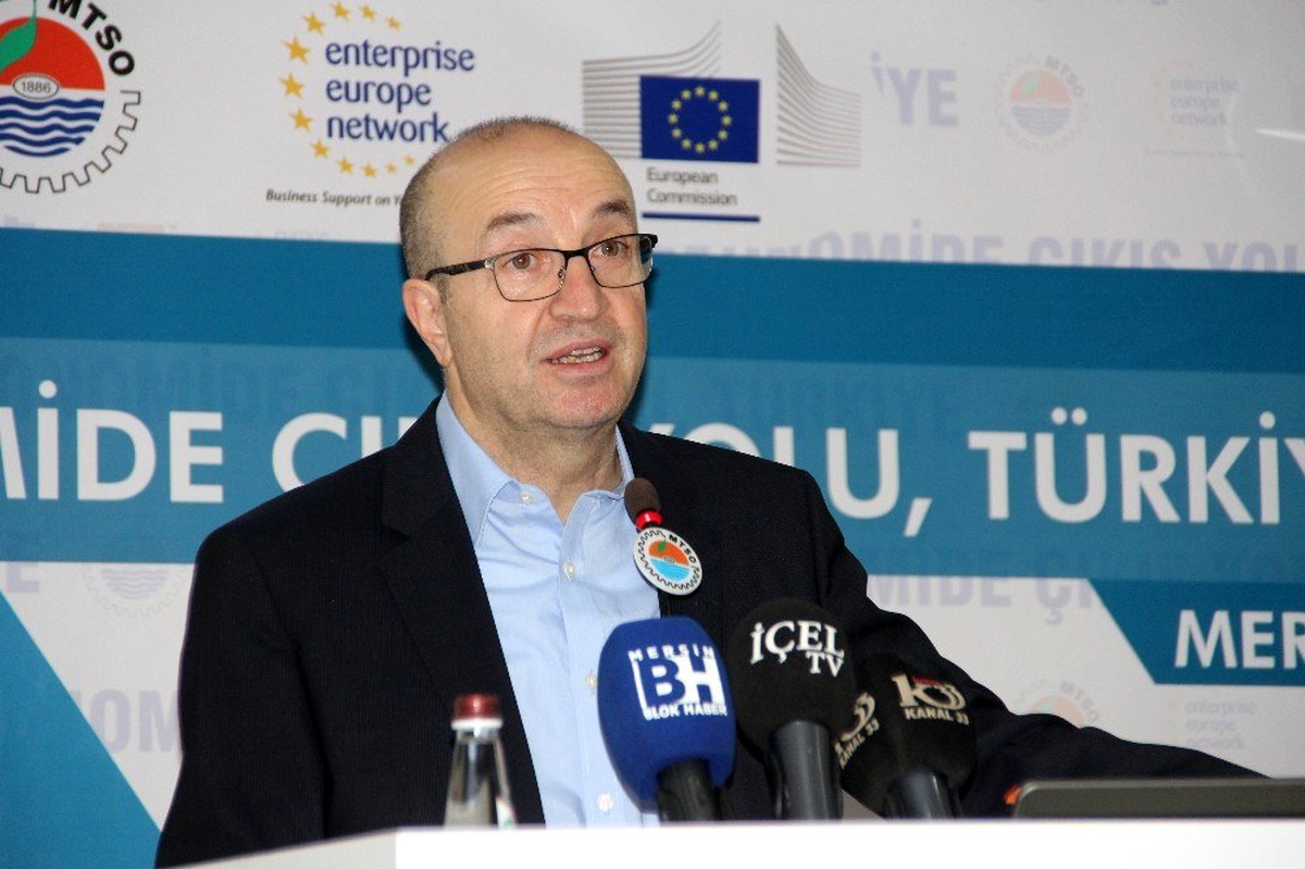 Ekonomist Uzunoğlu: "Artık büyümeyen bir dünya ekonomisi var"