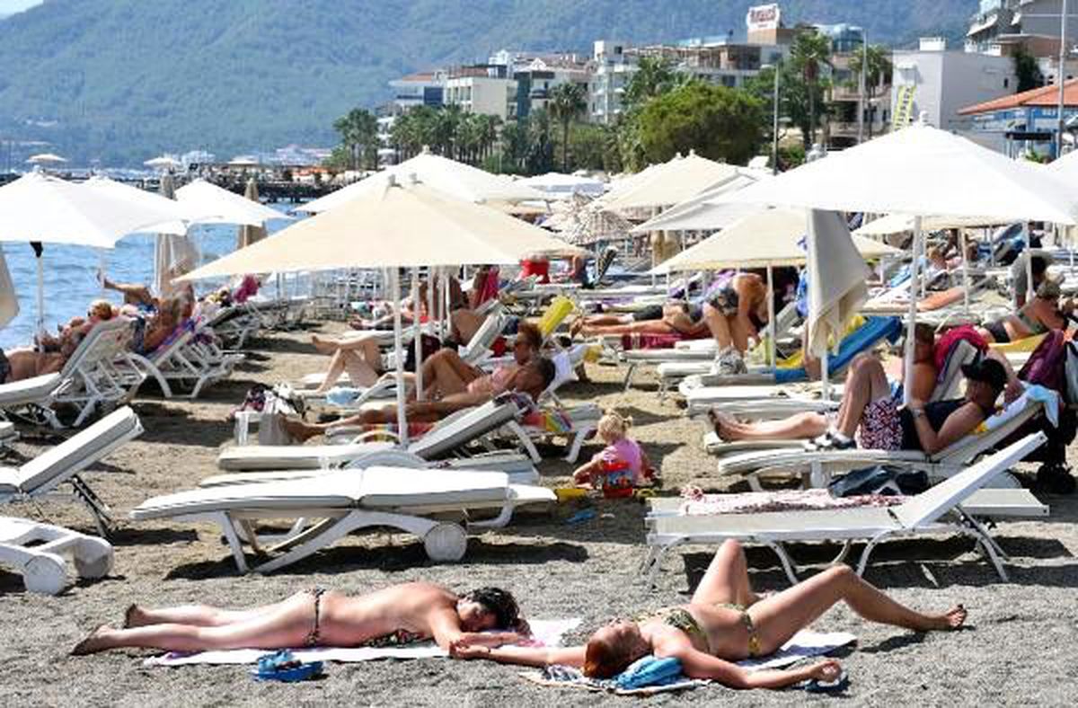 Eylül güneşi, plajları ısıttı