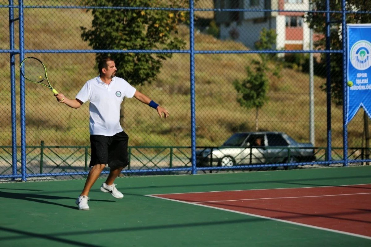 Geleneksel Kurtuluş Kupası Tenis Şenliği sona erdi