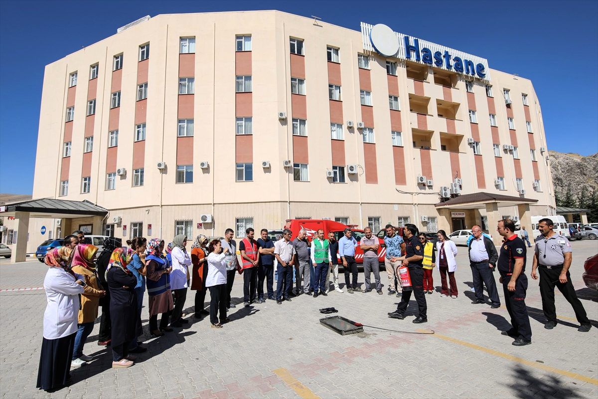 Hastanedeki yangın tatbikatı gerçeği aratmadı