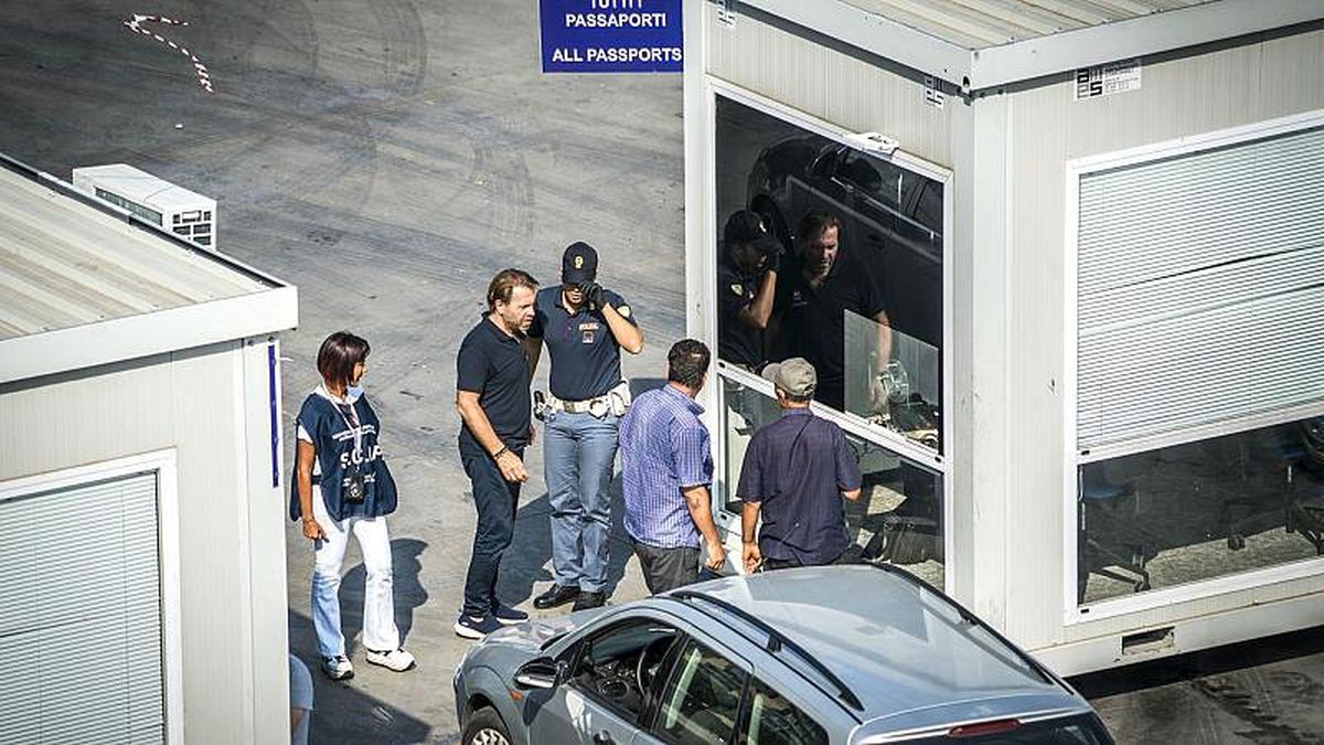 Interpol operasyonunda Akdeniz üzerinden Avrupa\'ya girmeye çalışan 12 terör şüphelisi yakalandı