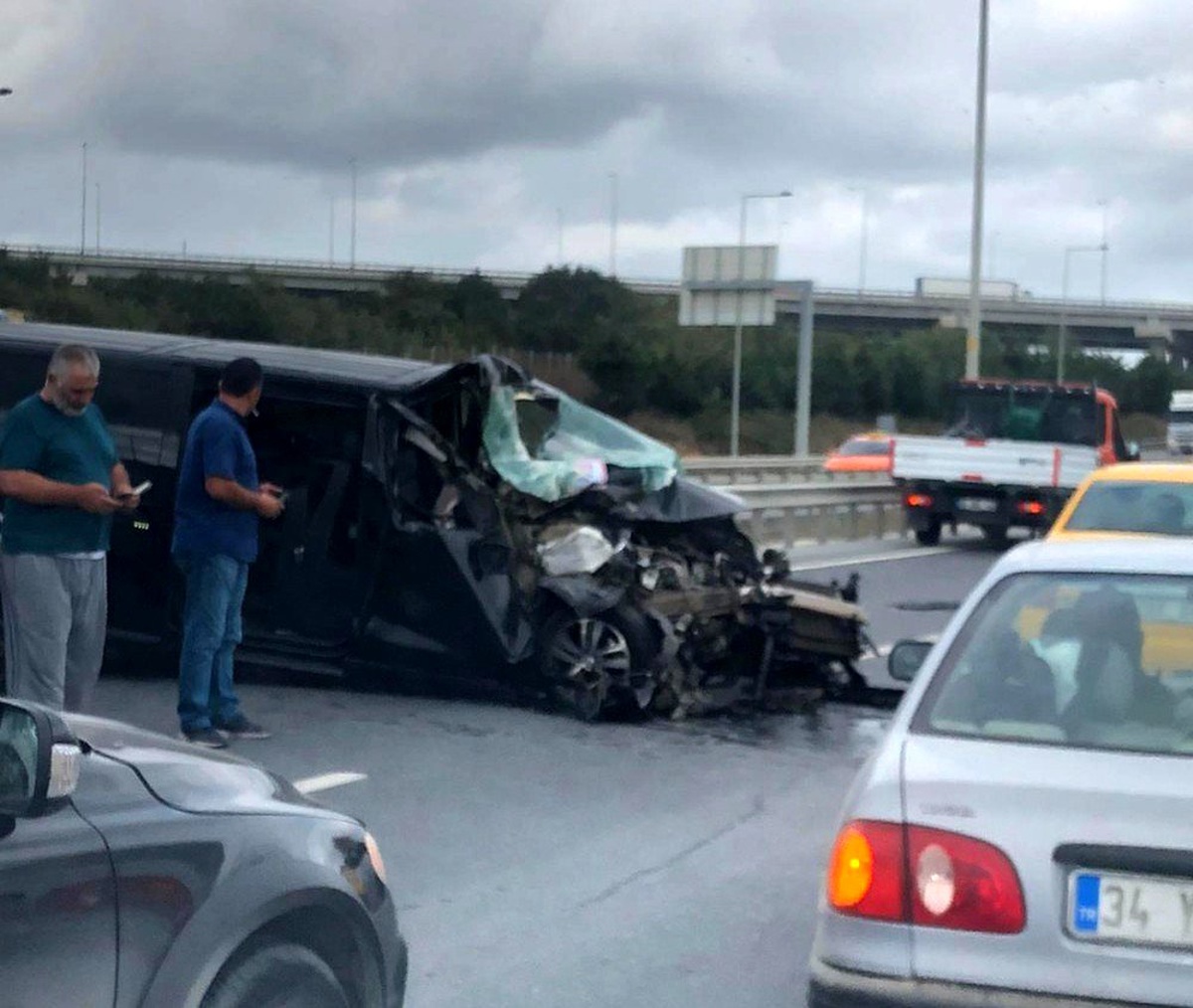 İstanbul Havalimanı yolunda feci kaza: 2 ağır yaralı