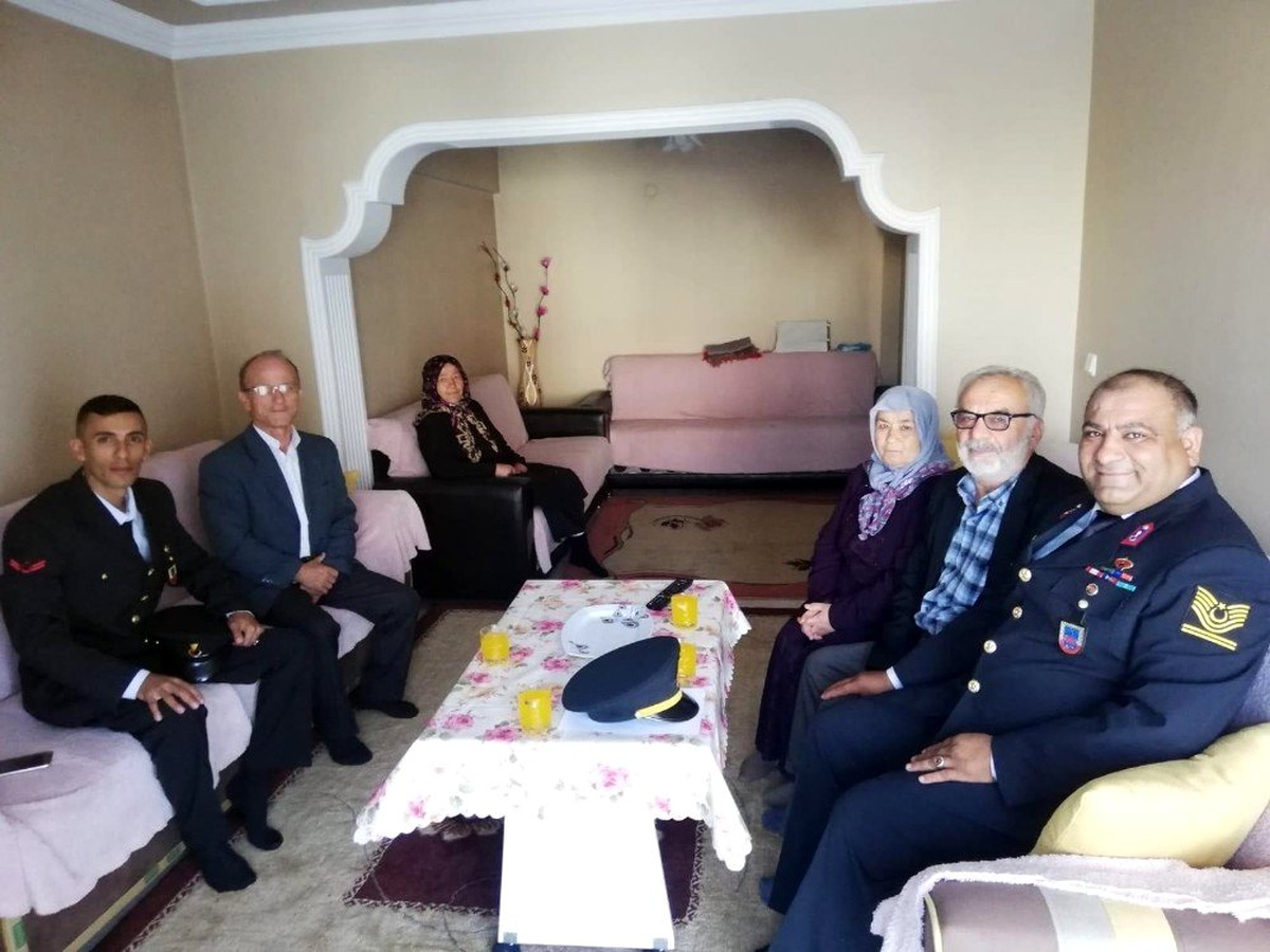 Jandarmadan Gazi\'lere anlamlı ziyaret