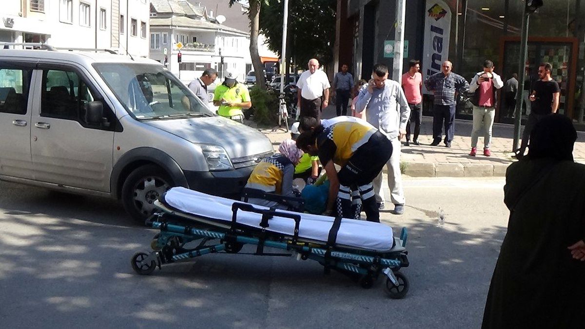 Kafa kafaya böyle çarpıştılar: 2 yaralı