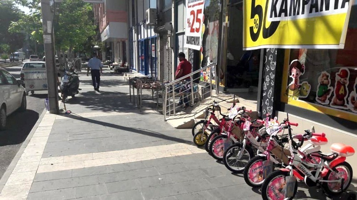 Kaldırım işgalleri konusuna hassasiyetle yaklaşılıyor