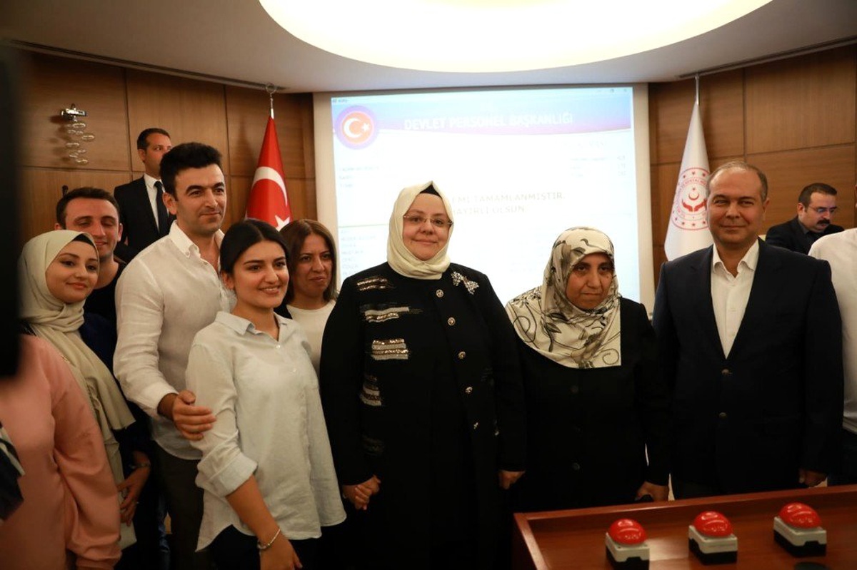 Kamu kurumlarına 425 şehit ve gazi yakını ile gazi atandı