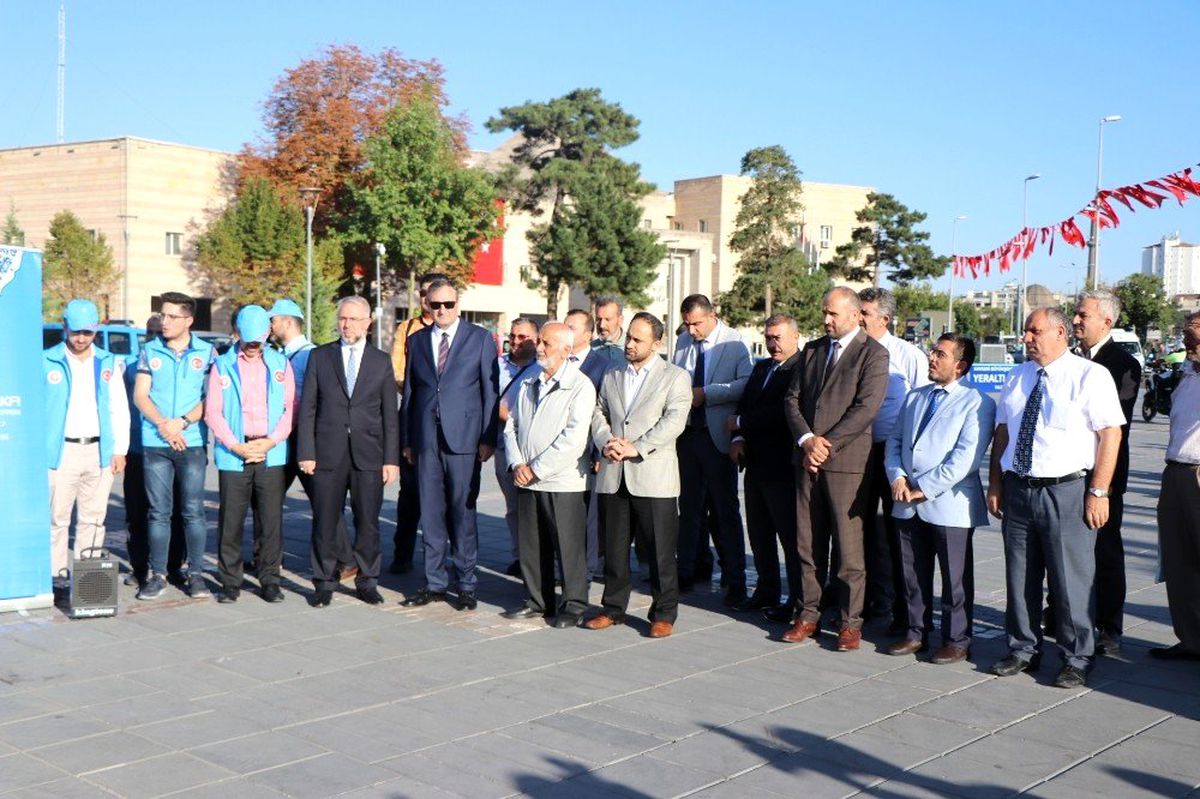 Kayserili hayırseverler sınır ötesindeki Suriyeli çocukların yüzünü güldürecek