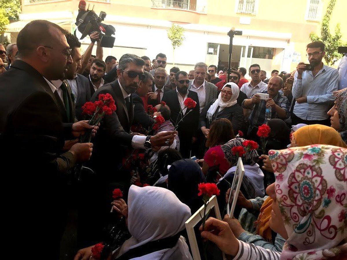 Milli Beka Hareketi\'nden Diyarbakır\'daki annelerine tam destek